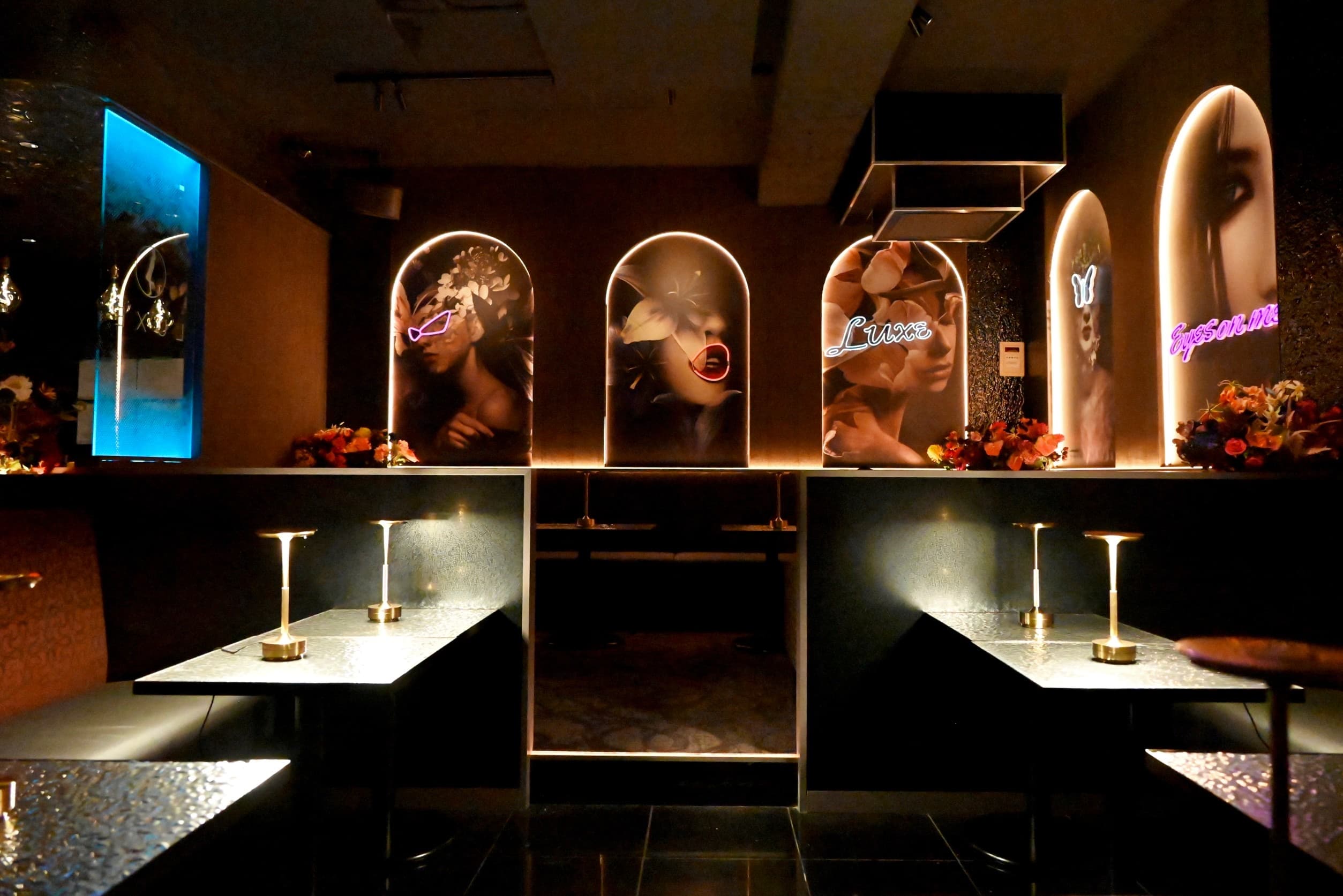 如果喺同日本人做生意嘅話，基本上傾生意嘅地方都離不開去夜總會